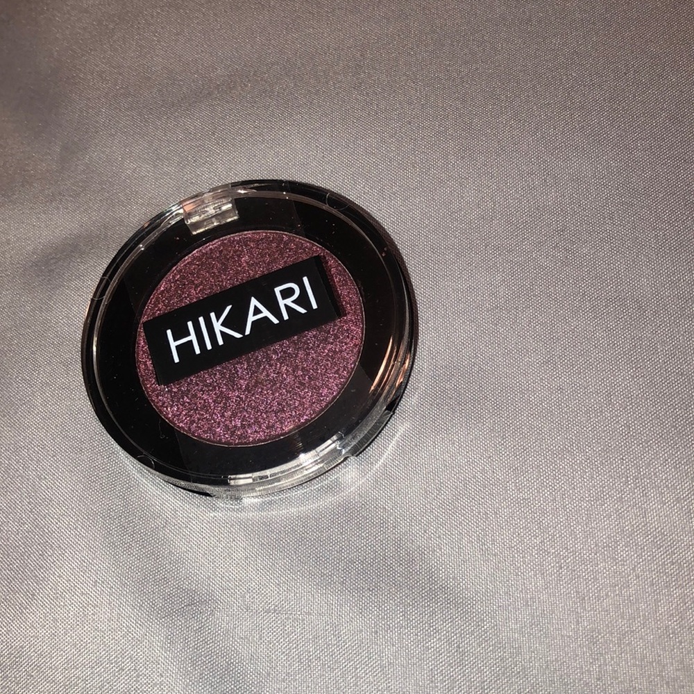 eyeshadow pot